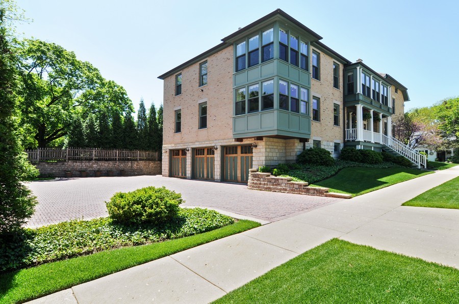 203 Dundee Avenue, Barrington, IL, 60010 Virtual Tour properties