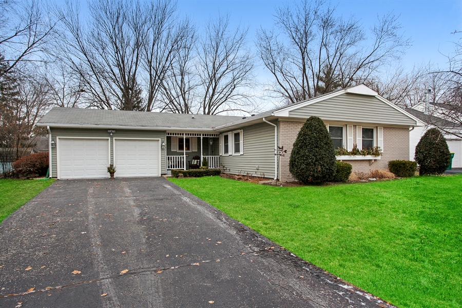 Real Estate Photography - 791 Shady Grove, Buffalo Grove, IL, 60089 - Front...