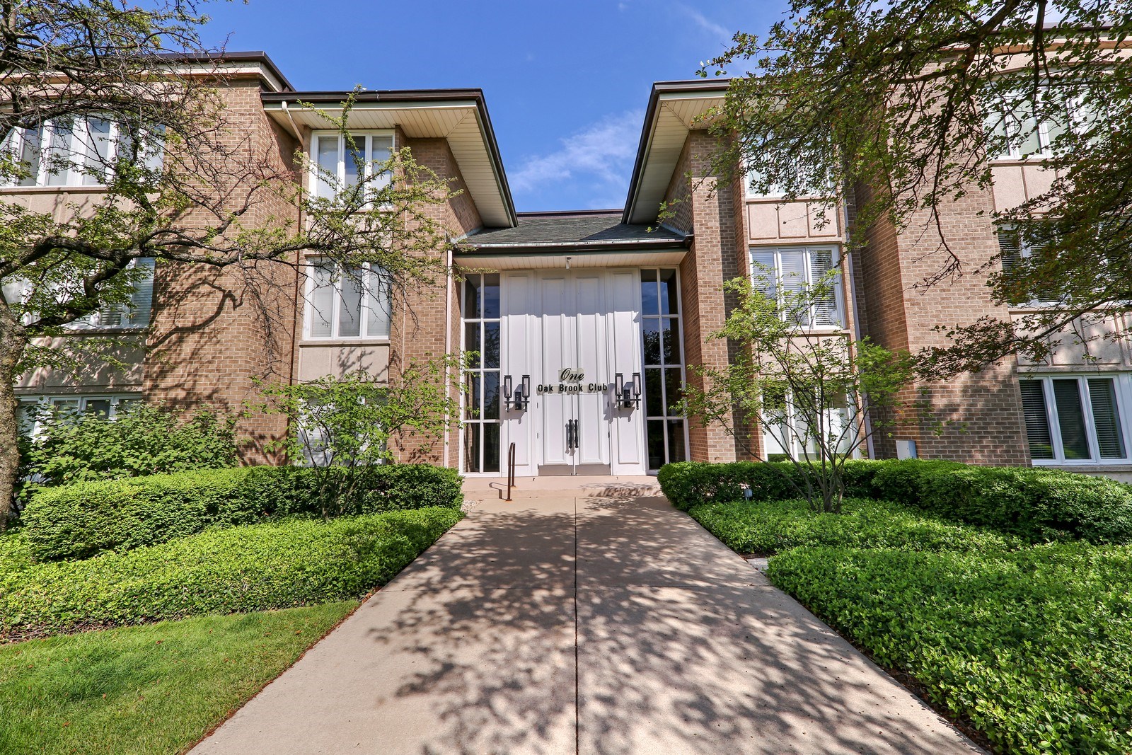1 Oak Brook Club Dr, Unit A203, Oak Brook, IL, 60523 Virtual Tour