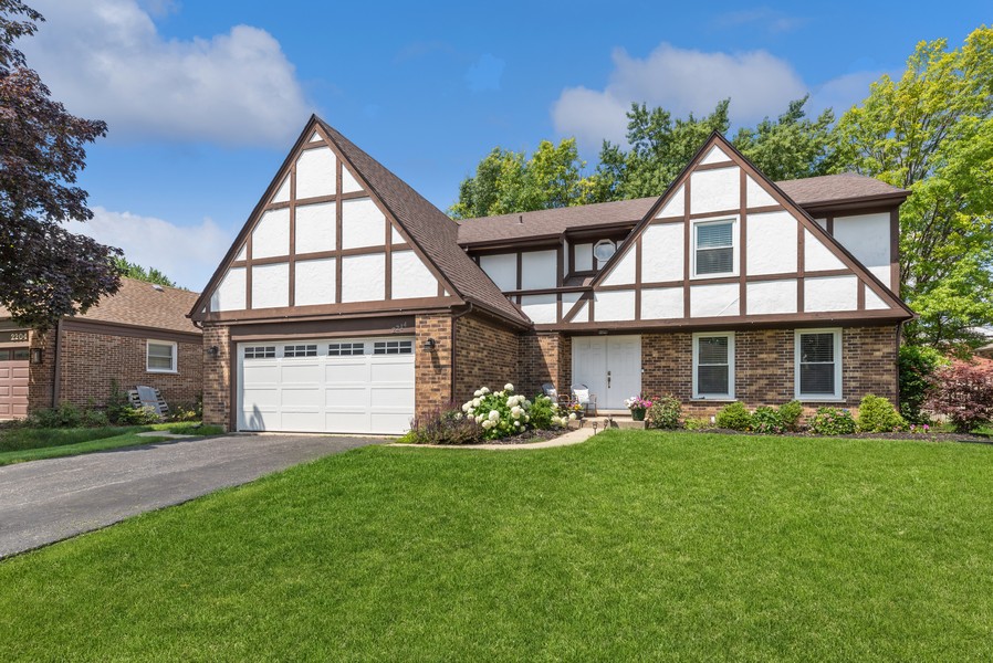 2214 N Dryden Place, Arlington Heights, IL, 60004 Virtual Tour