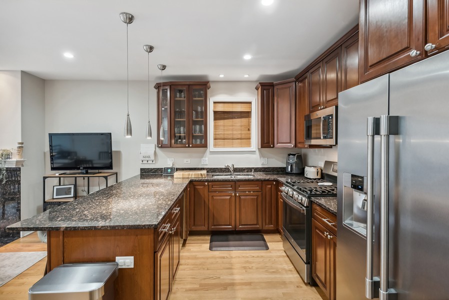 1517 N Bosworth Avenue, Unit 1, Chicago, IL, 60642 Virtual Tour properties Christie's