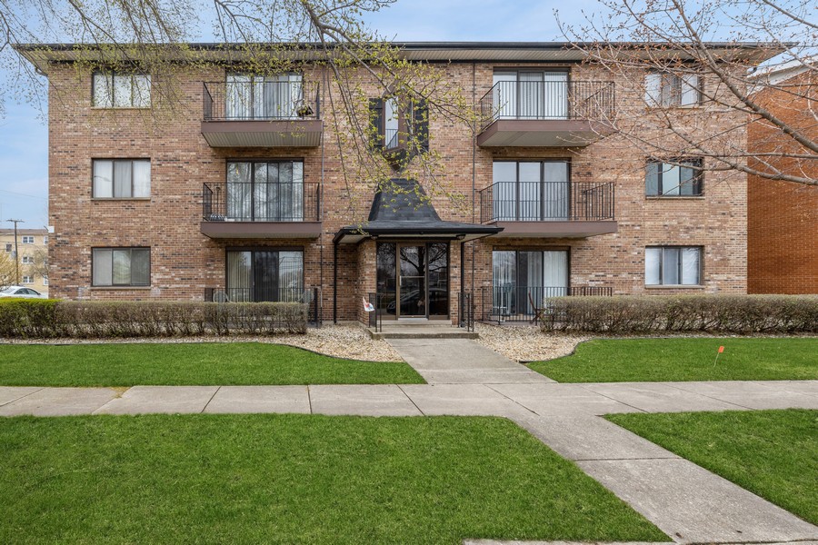 10850 Kilpatrick Avenue, Unit 2D, Oak Lawn, IL, 60453 | Virtual Tour