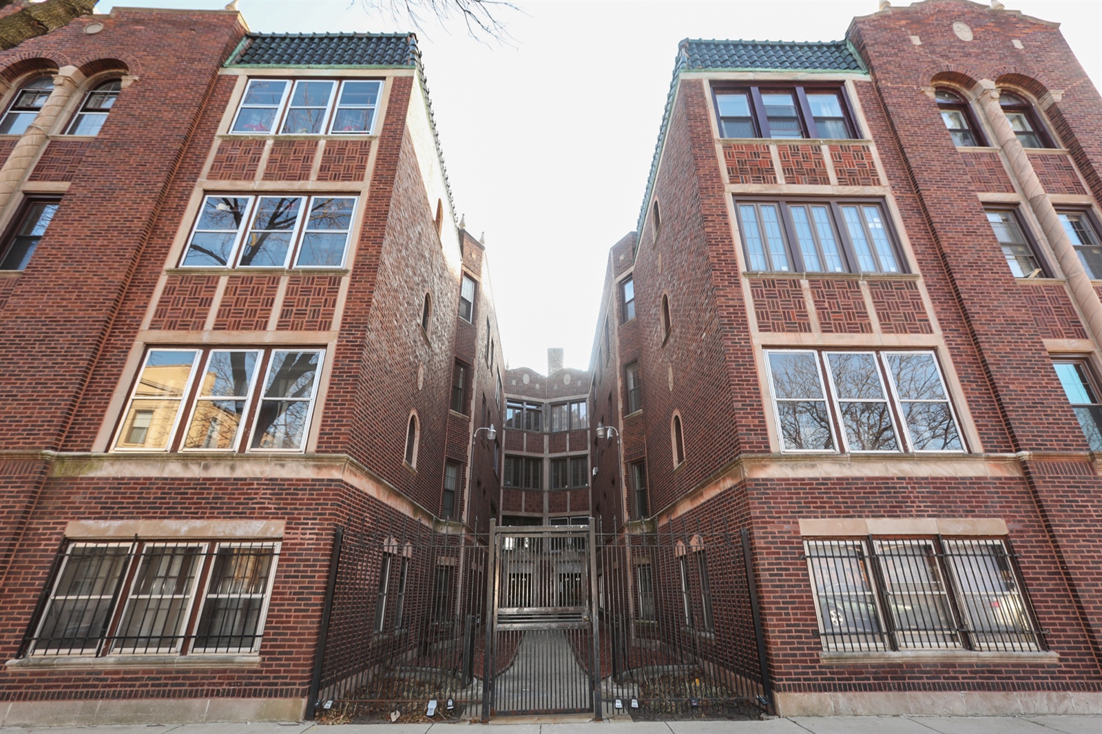 821 E. 53rd Street, Unit 2, Chicago, IL