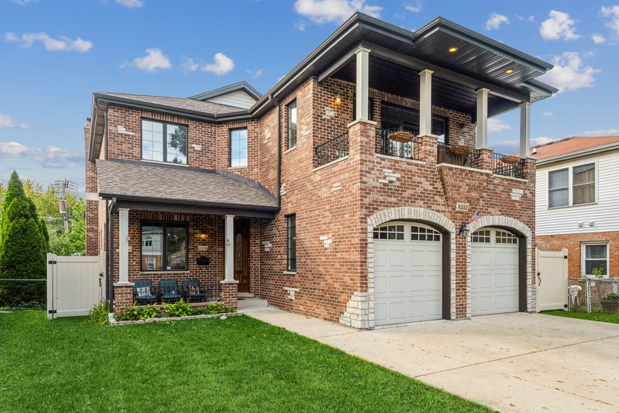 8332 North Mango Ave, Morton Grove, IL, 60053 | Virtual Tour | Baird & Warner-Edgebrook