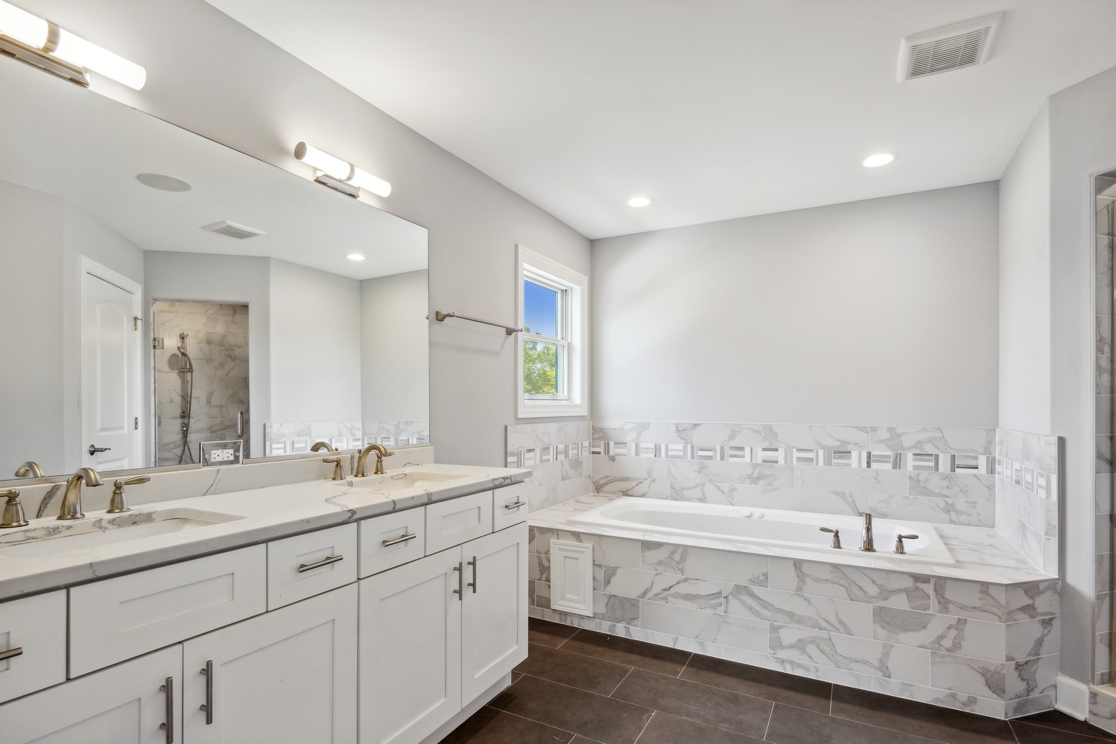 805 North Emroy Ave, Elmhurst, IL, 60126 Virtual Tour Baird