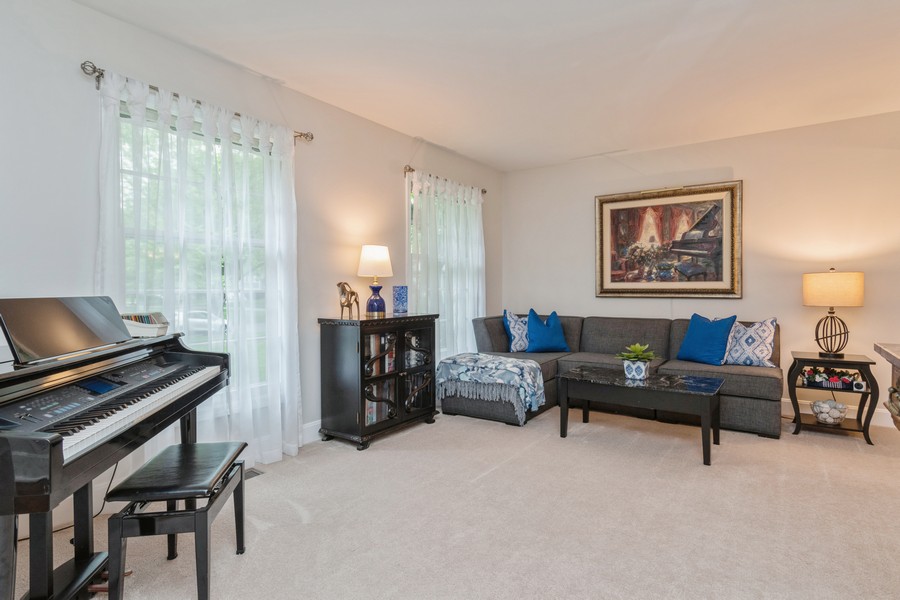 421 Berry Dr, Naperville, IL, 60540 Virtual Tour