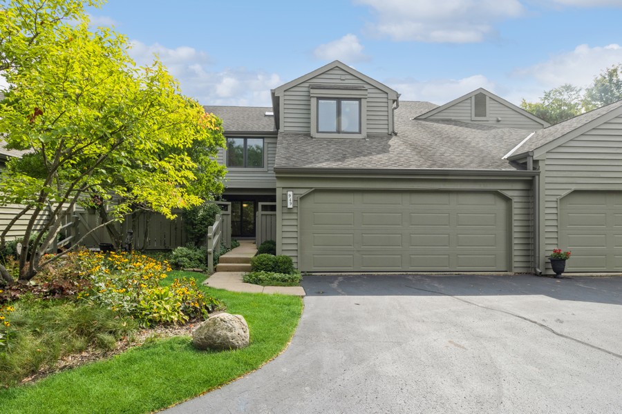 949 Shoreline, Lake Barrington Shores, IL, 60010 Virtual Tour