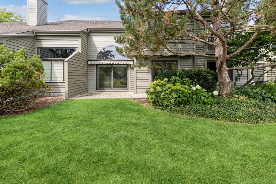 949 Shoreline, Lake Barrington Shores, IL, 60010 Virtual Tour