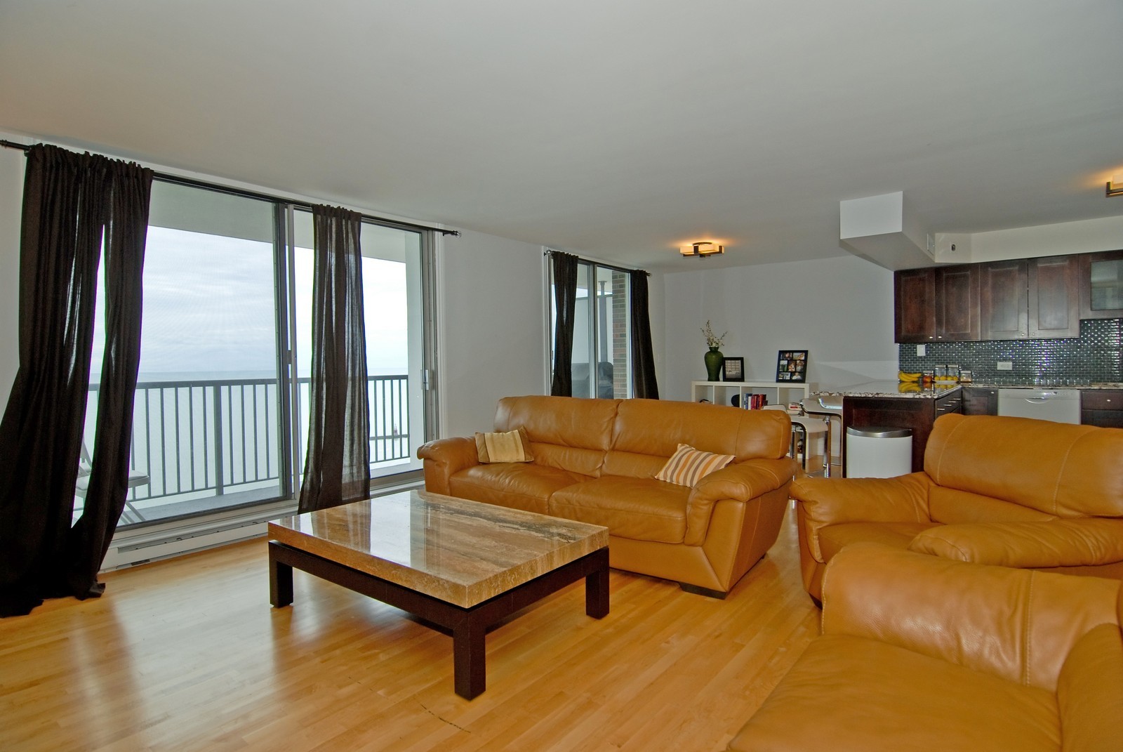 5855 N Sheridan Rd Unit 22b Chicago Il Virtual Tour Coldwell Banker Residential Il Lakeview