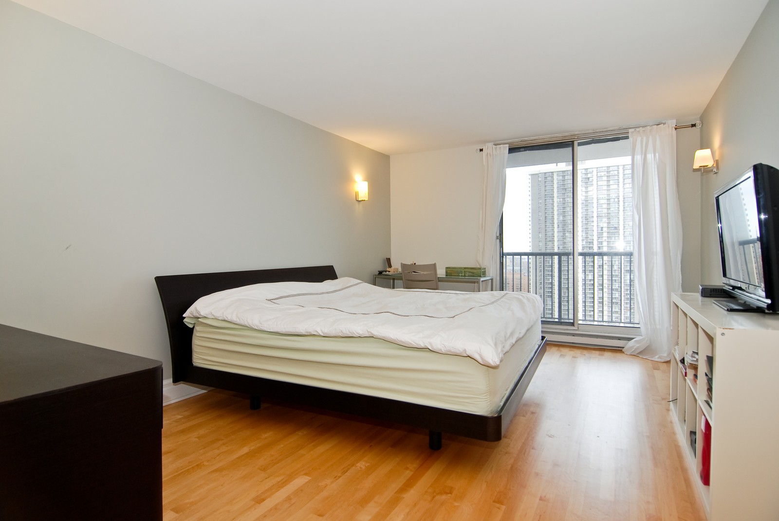 5855 N Sheridan Rd Unit 22b Chicago Il Virtual Tour Coldwell Banker Residential Il Lakeview