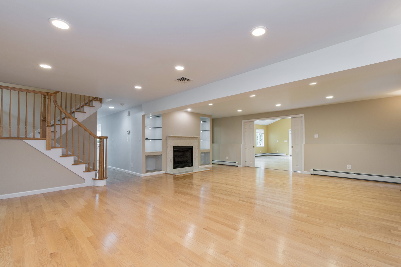 105 Lisa Court Wyckoff NJ 07481 Virtual Tour 105 Lisa Court Wyckoff NJ 07481 Virtual Tour
