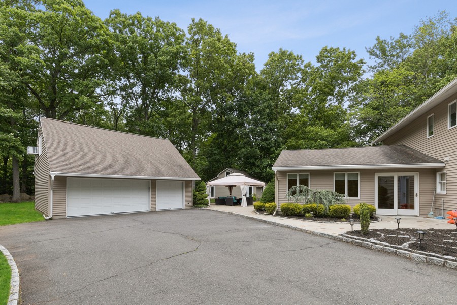 105 Lisa Court Wyckoff NJ 07481 Virtual Tour 105 Lisa Court Wyckoff NJ 07481 Virtual Tour