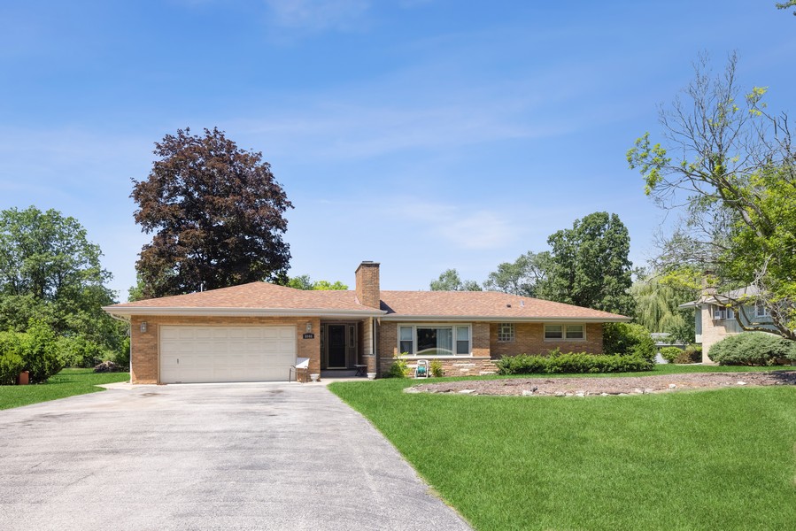 8048 Alabama Ave, Willowbrook, IL, 60527 Virtual Tour Compass