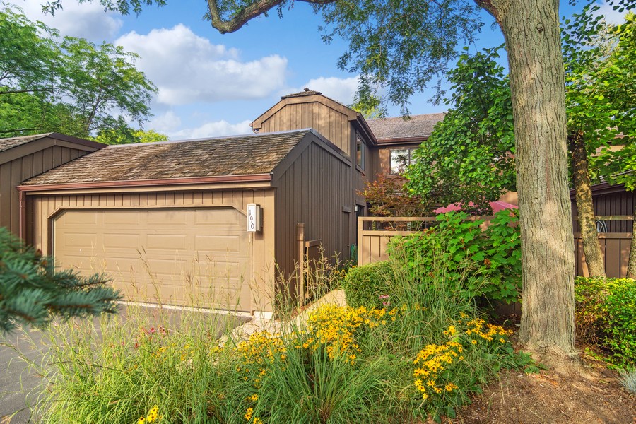 190 Old Barn Road, Lake Barrington, IL, 60010 Virtual Tour