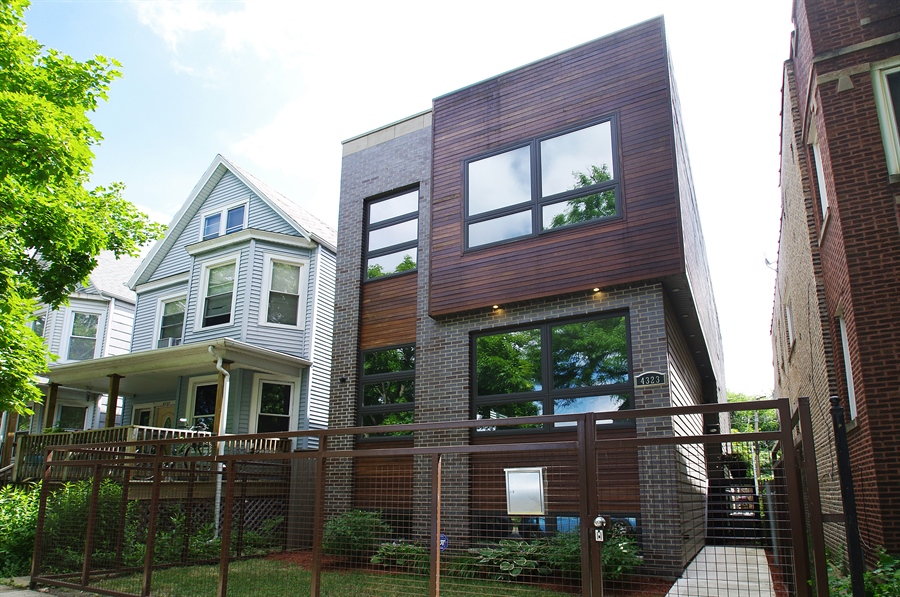 4323 N St. Louis Ave, Chicago, IL, 60618 | Virtual Tour | Compass - Chicago - Roscoe