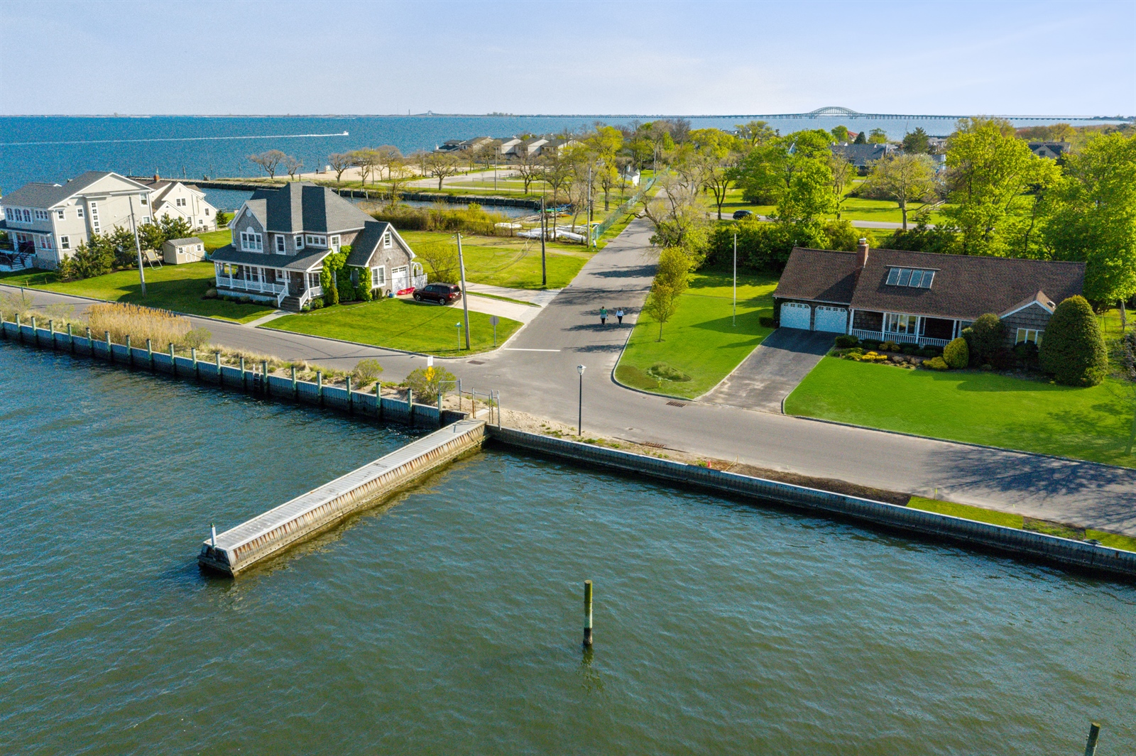 27 Concourse West, Brightwaters, NY, 11718 Virtual Tour