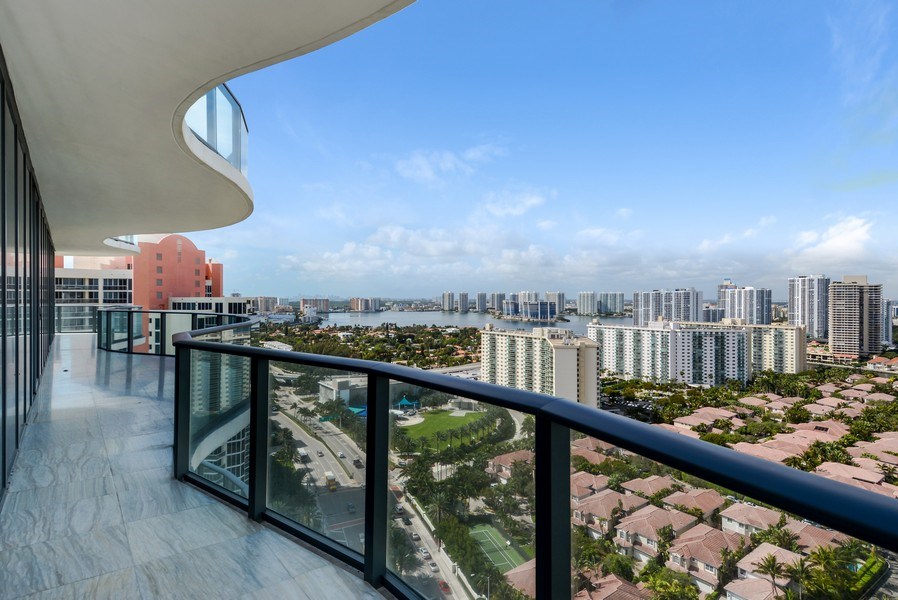 Real Estate Photography - 19575 Collins Ave, 23, Sunny Isles Beach, FL, 33160 - View