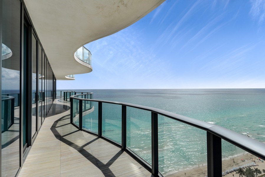 Real Estate Photography - 19575 Collins Ave, 23, Sunny Isles Beach, FL, 33160 - View