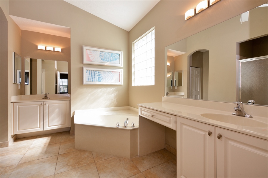 Real Estate Photography - 8169 Via Bolzano, Lake Worth, FL, 33467 - Primary Bathroom
