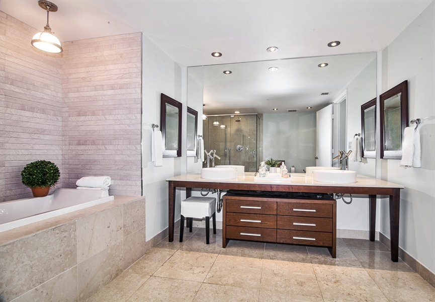 Real Estate Photography - 495 Brickell Ave, 701, Miami, FL, 33131 - Primary Bathroom