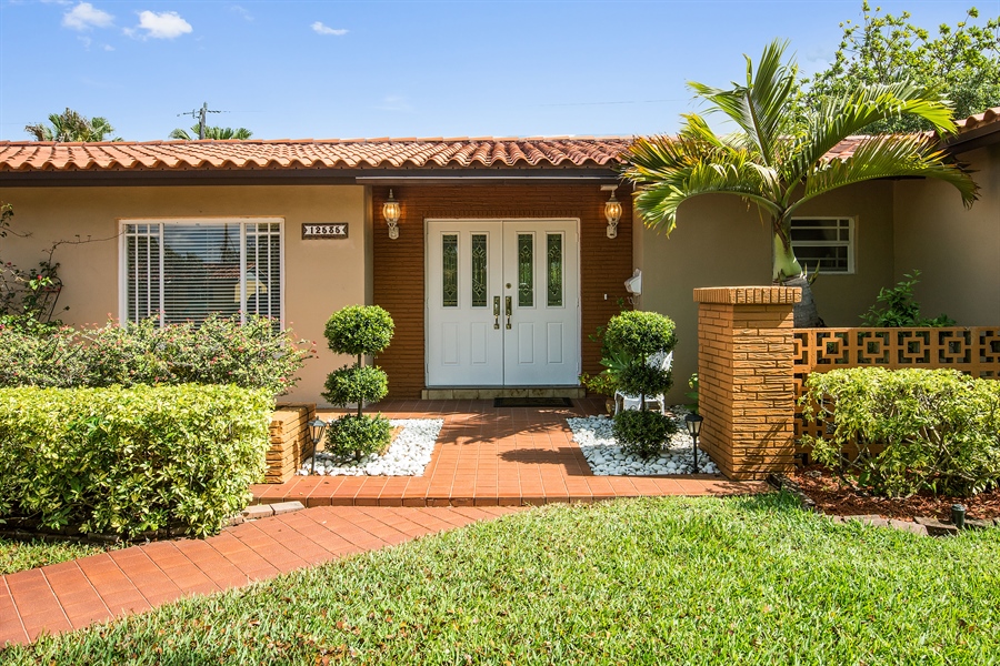 Real Estate Photography - 12535 SW 34th St, Miami, FL, 33175 - Entryway