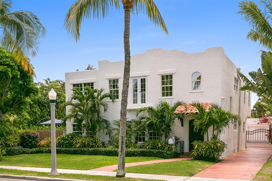 Real Estate Photography - 222 Monroe Drive, West Palm Beach, FL, 33405 - Front View