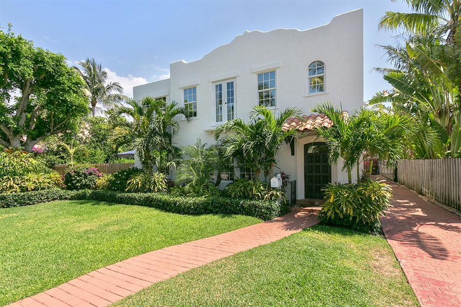 Real Estate Photography - 222 Monroe Drive, West Palm Beach, FL, 33405 - Front View
