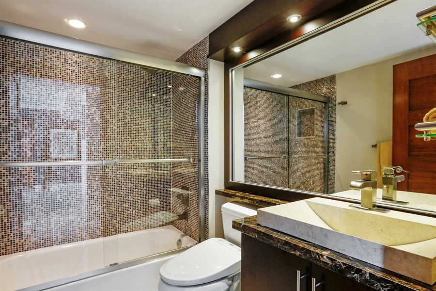 Real Estate Photography - 650 West Ave, 2903, Miami Beach, FL, 33139 - 2nd Bathroom