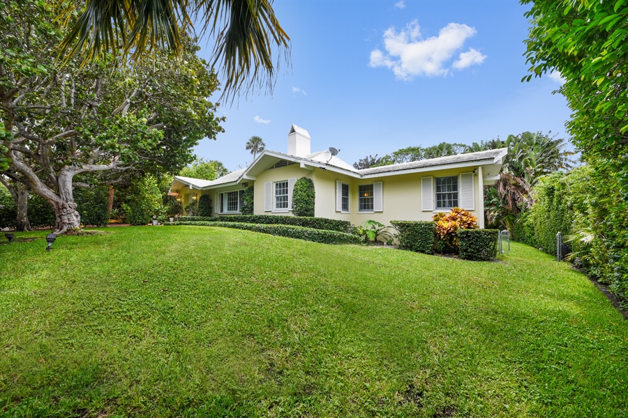 Real Estate Photography - 130 Algoma Road, Palm Beach, FL, 33480 - Side View