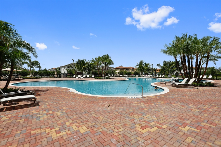 Real Estate Photography - 0 W 94 TER, 3381, Hialeah, FL, 33018 - Pool