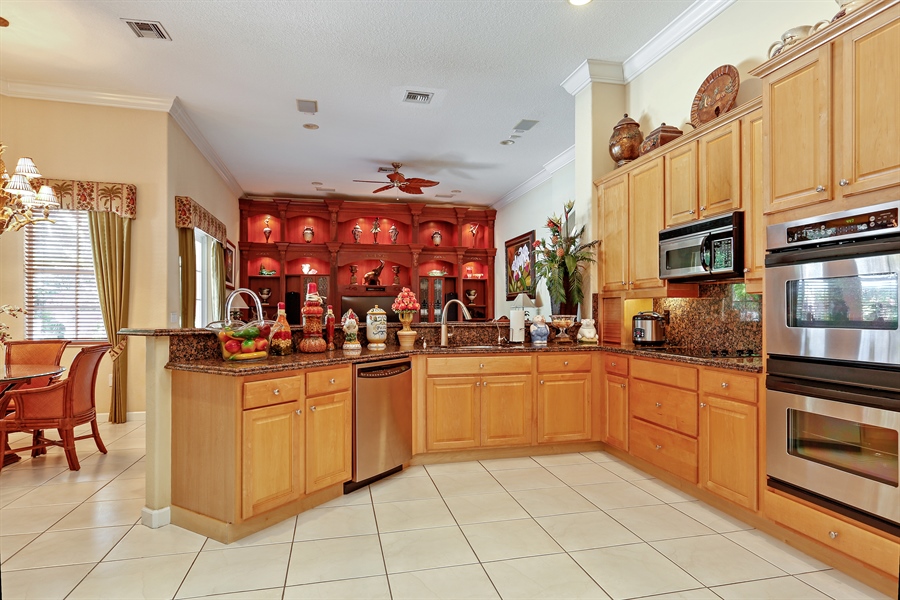 Real Estate Photography - 12580 SW 76th St, Miami, FL, 33183 - Kitchen