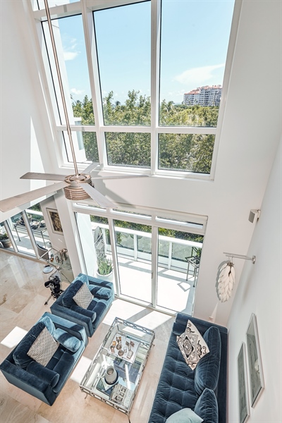Real Estate Photography - 100 S Pointe Dr, TH-14, Miami Beach, FL, 33139 - Living Room