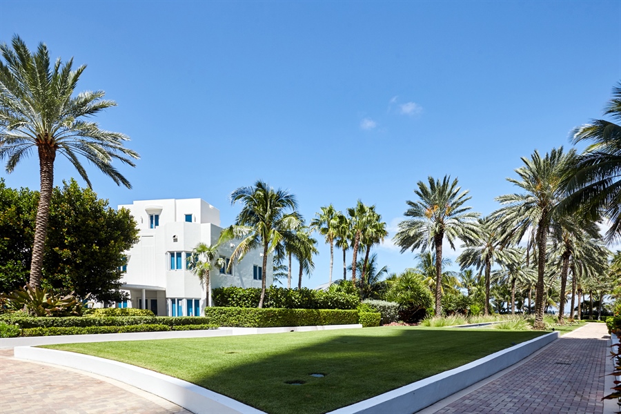Real Estate Photography - 100 S Pointe Dr, TH-14, Miami Beach, FL, 33139 - Front View