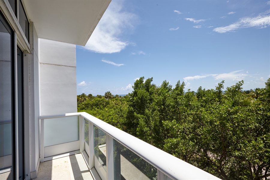 Real Estate Photography - 100 S Pointe Dr, TH-14, Miami Beach, FL, 33139 - Balcony