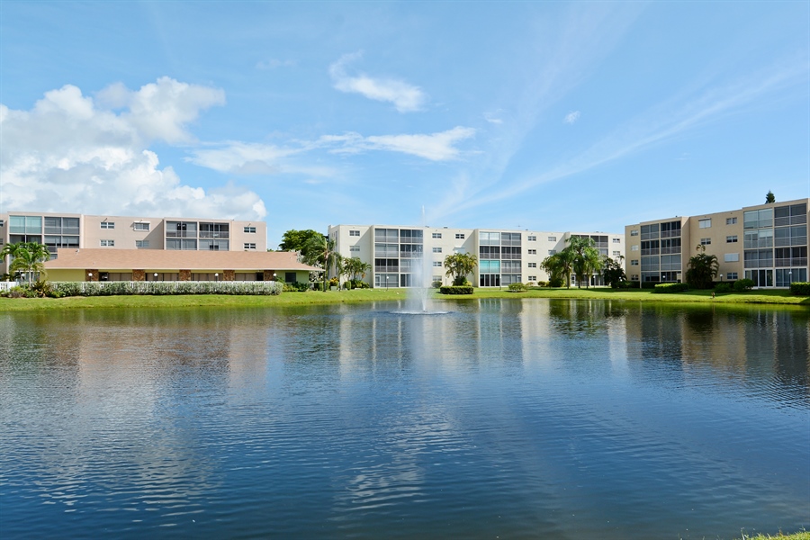 Real Estate Photography - 315 SE 11th Ter, 108, Dania Beach, FL, 33004 - Lake View