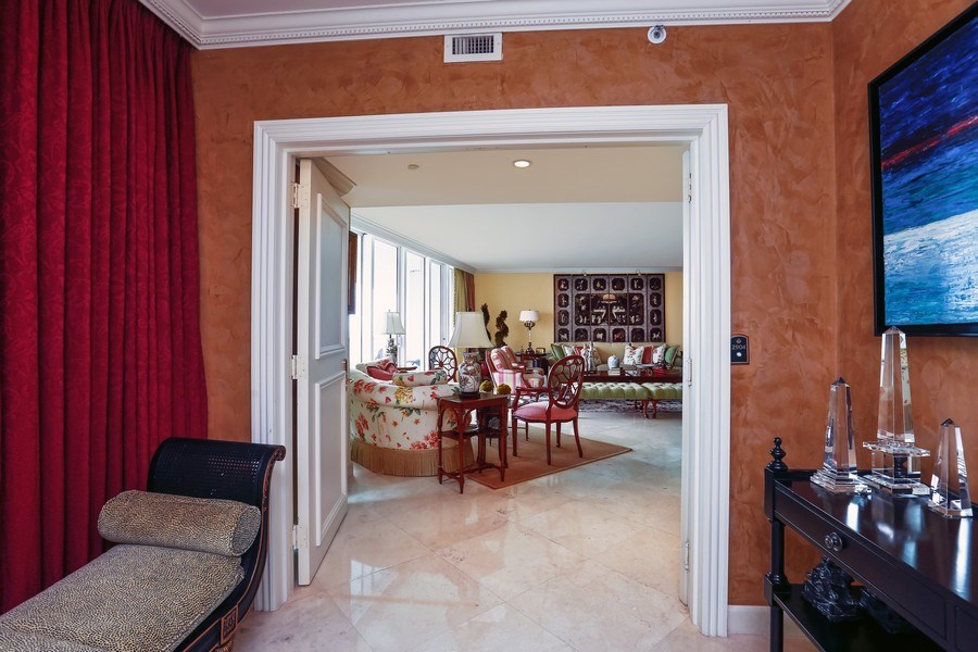 Real Estate Photography - 1643 Brickell Ave, 2904, Miami, FL, 33129 - Foyer
