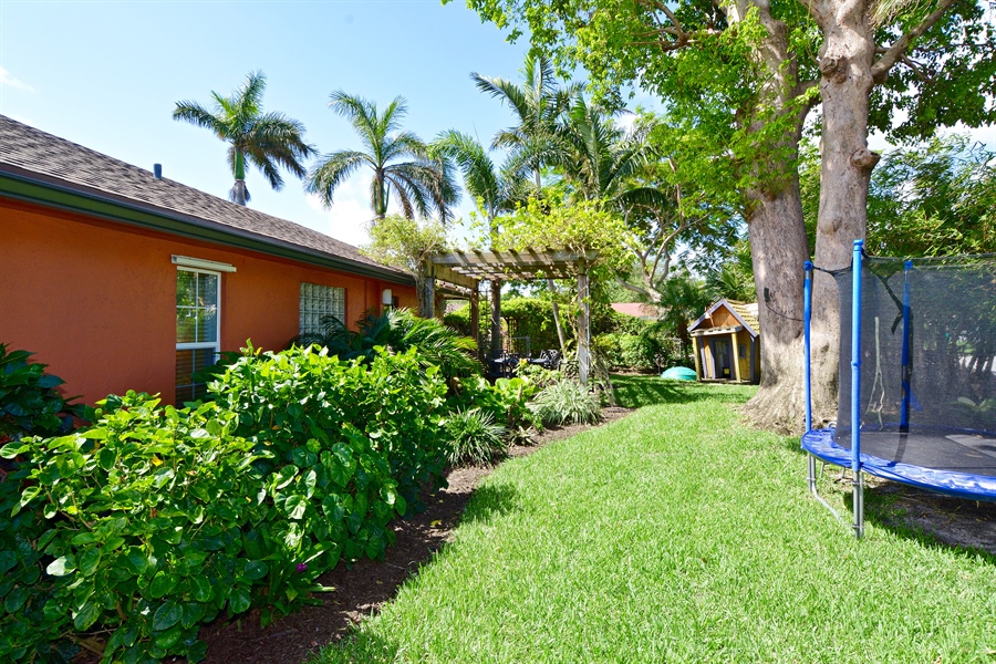 Real Estate Photography - 6520 Lake Clarke Drive, West Palm Beach, FL, 33406 - Side Yard