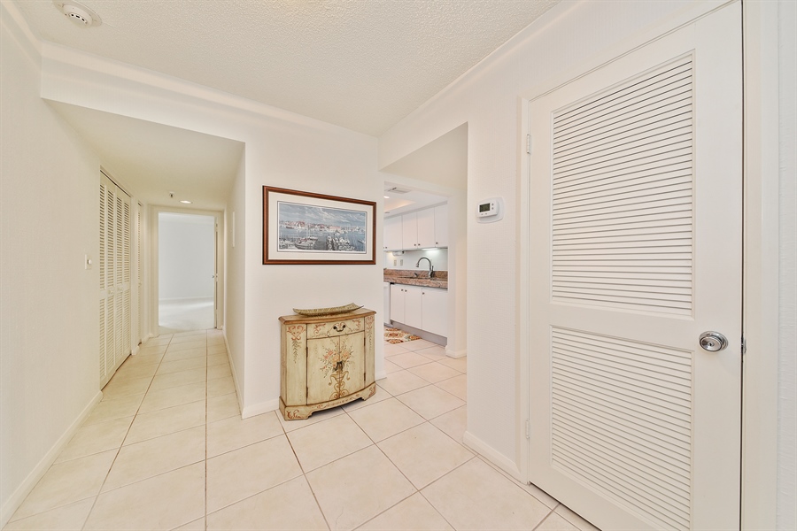 Real Estate Photography - 115 Lakeshore Drive, 1146, North Palm Beach, FL, 33408 - Entryway