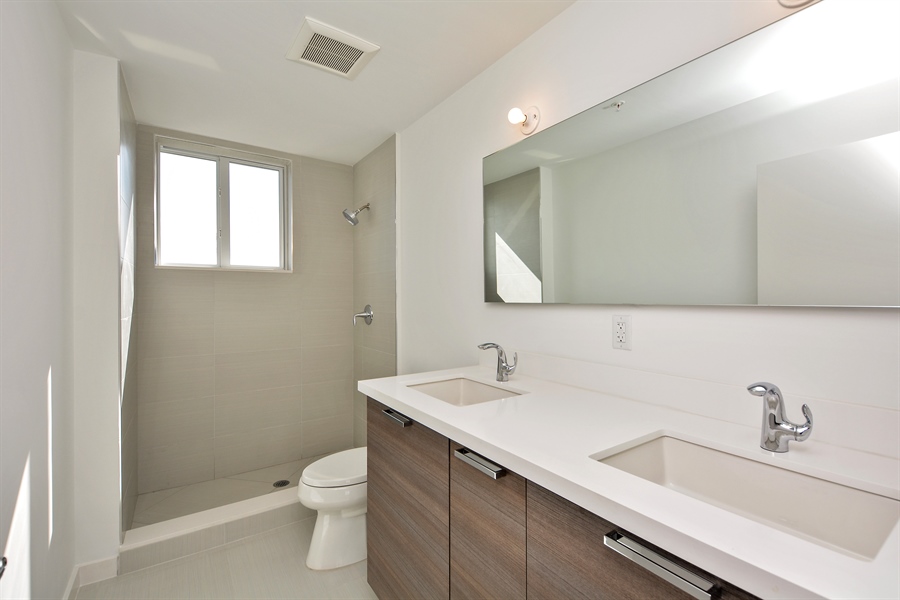 Real Estate Photography - 1900 SE 2nd, 501, Deerfield Beach, FL, 33441 - Bathroom