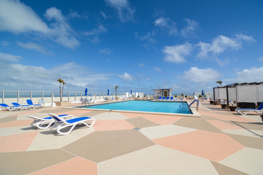 Real Estate Photography - 4020 Galt Ocean Dr, 1005, Fort Lauderdale, FL, 33308 - Pool