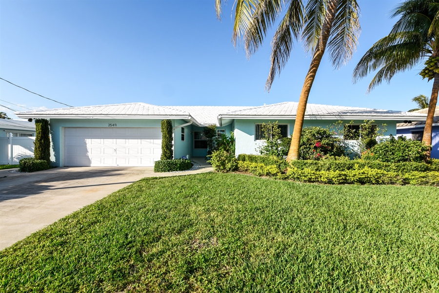 Real Estate Photography - 2549 SE 11th St, Pompano Beach, FL, 33062 - Front View