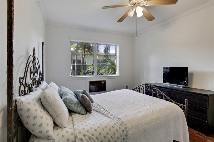 Real Estate Photography - 736 Lenox Ave, B7, Miami Beach, FL, 33139 - Bedroom