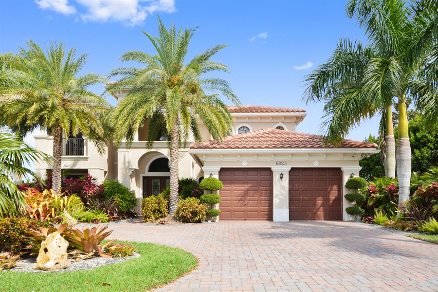 Real Estate Photography - 6823 Lost Garden Ter, Parkland, FL, 33076 - Front View