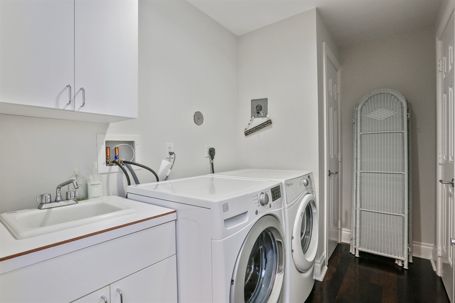 Real Estate Photography - 1 N Fort Lauderdale Beach Blvd, 1804, Fort Lauderdale, FL, 33304 - Laundry Room