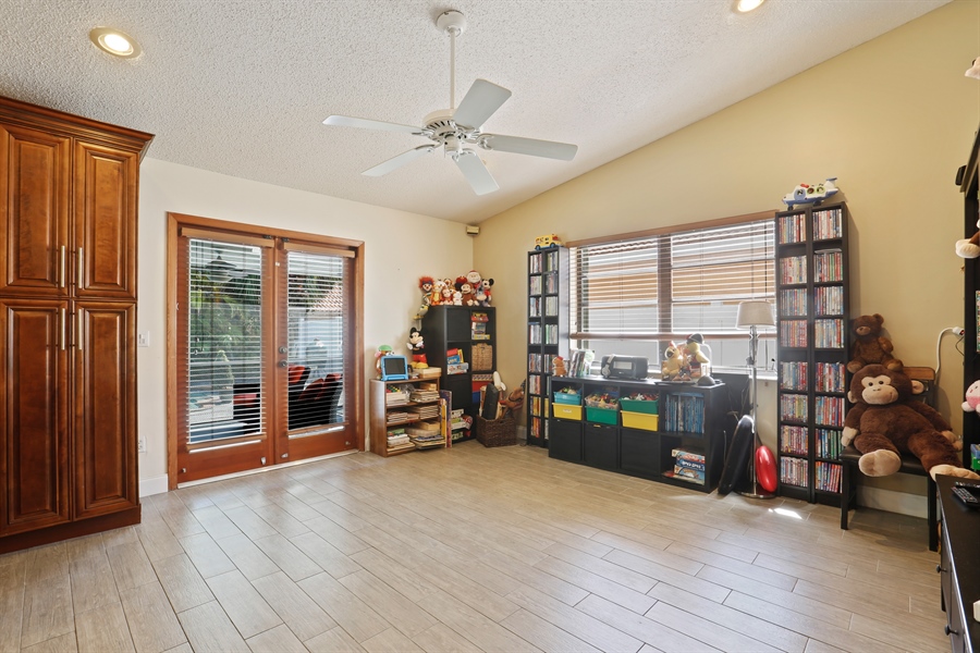 Real Estate Photography - 8920 SW 159th Ter, Palmetto Bay, FL, 33157 - Family Room