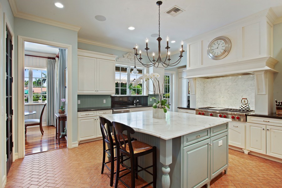 Real Estate Photography - 712 SE 25th Avenue, Fort Lauderdale, FL, 33301 - Kitchen