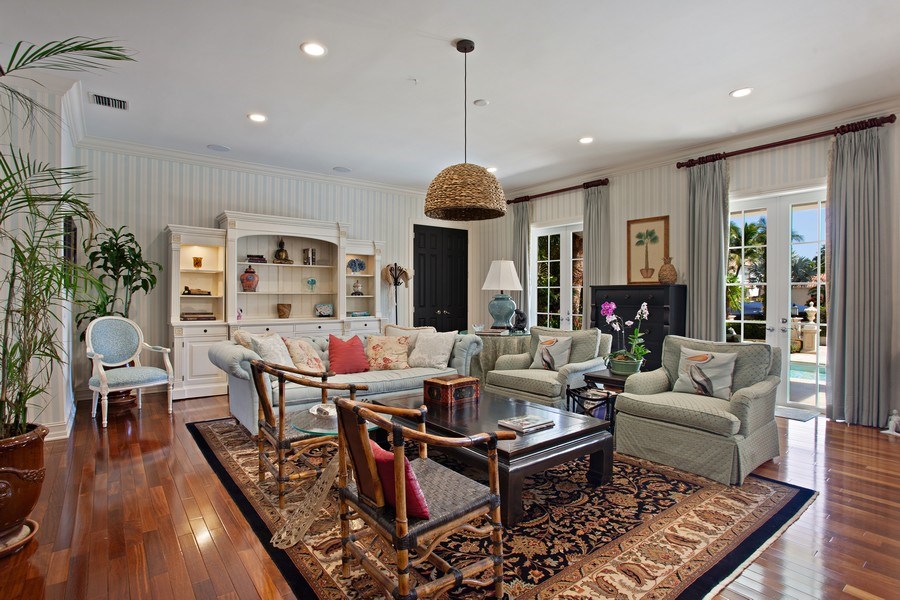Real Estate Photography - 712 SE 25th Avenue, Fort Lauderdale, FL, 33301 - Family Room