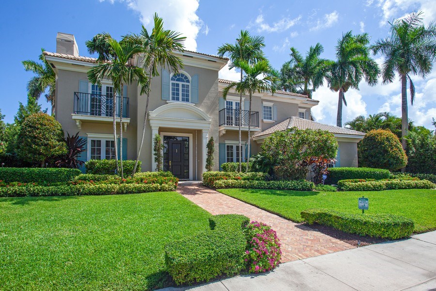 Real Estate Photography - 712 SE 25th Avenue, Fort Lauderdale, FL, 33301 - Front View