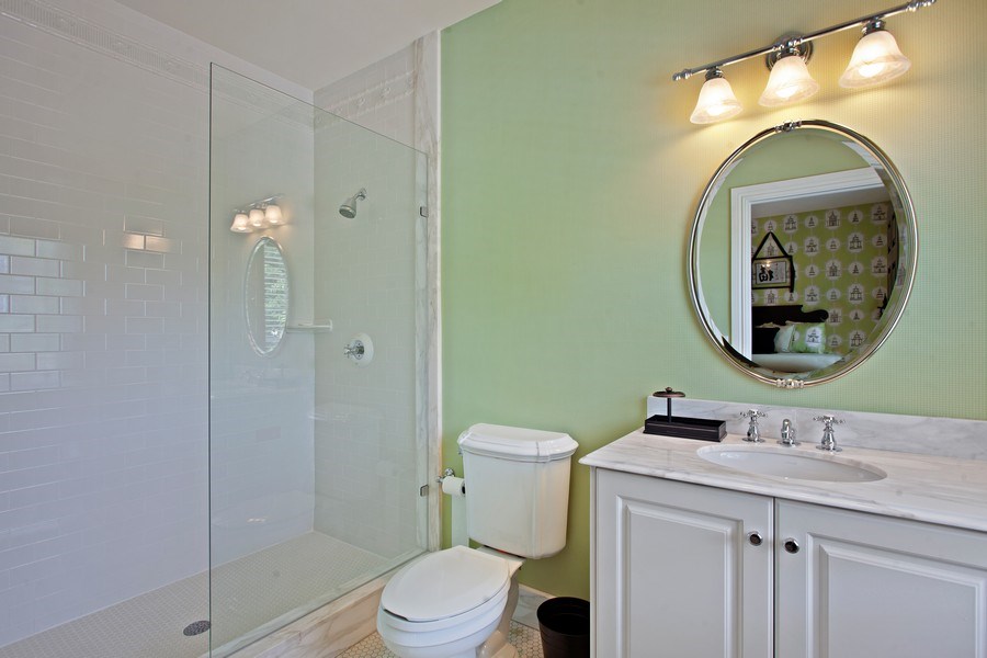 Real Estate Photography - 712 SE 25th Avenue, Fort Lauderdale, FL, 33301 - 2nd Bathroom