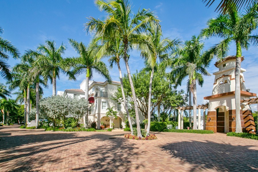 Real Estate Photography - 6018 Paradise Point Drive, Palmetto Bay, FL, 33157 - Community